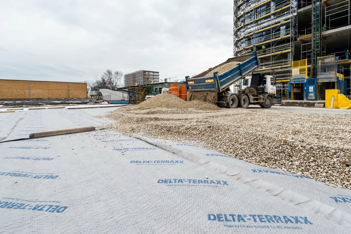 Dorken Delta – Terraxx ULTRA mata kubełkowa z geowłókniną filtracyjna, rolka 2,4x10,5m (25,2m2)